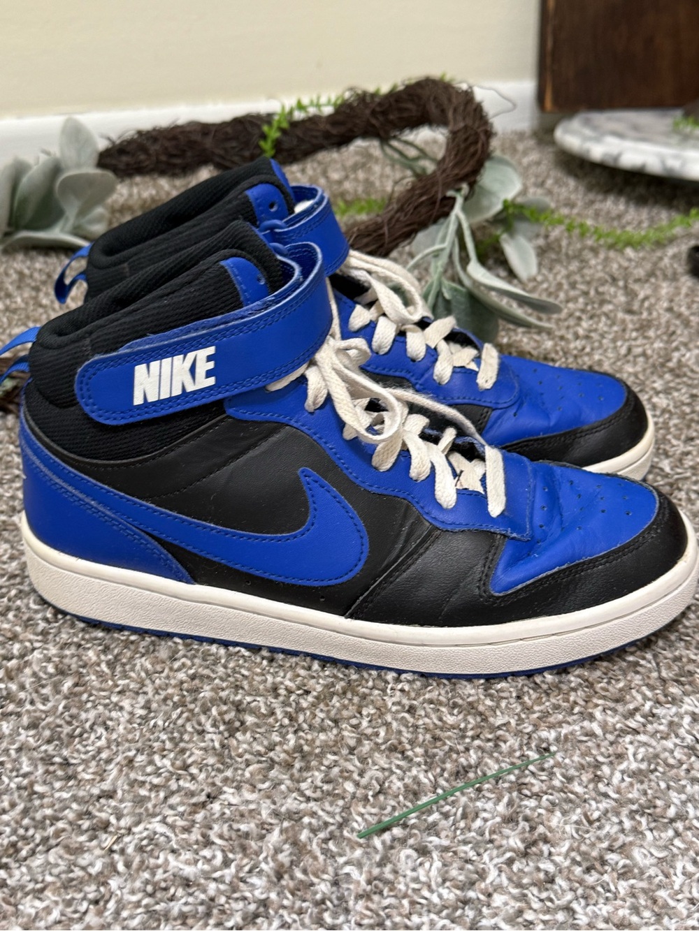 Nike 6.5 boys high top tennis shoes bright blue/black Velcro top
